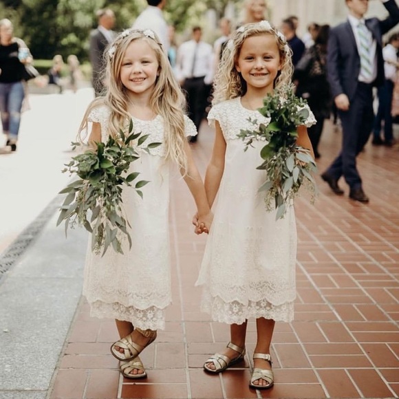 👧🏻NWT Salt Water sandals in gold - Picture 1 of 16